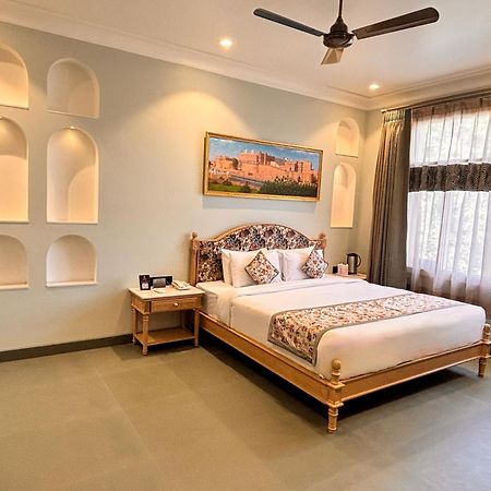 Ratnawali - A Vegetarian Heritage Hotel Jaipur Luaran gambar