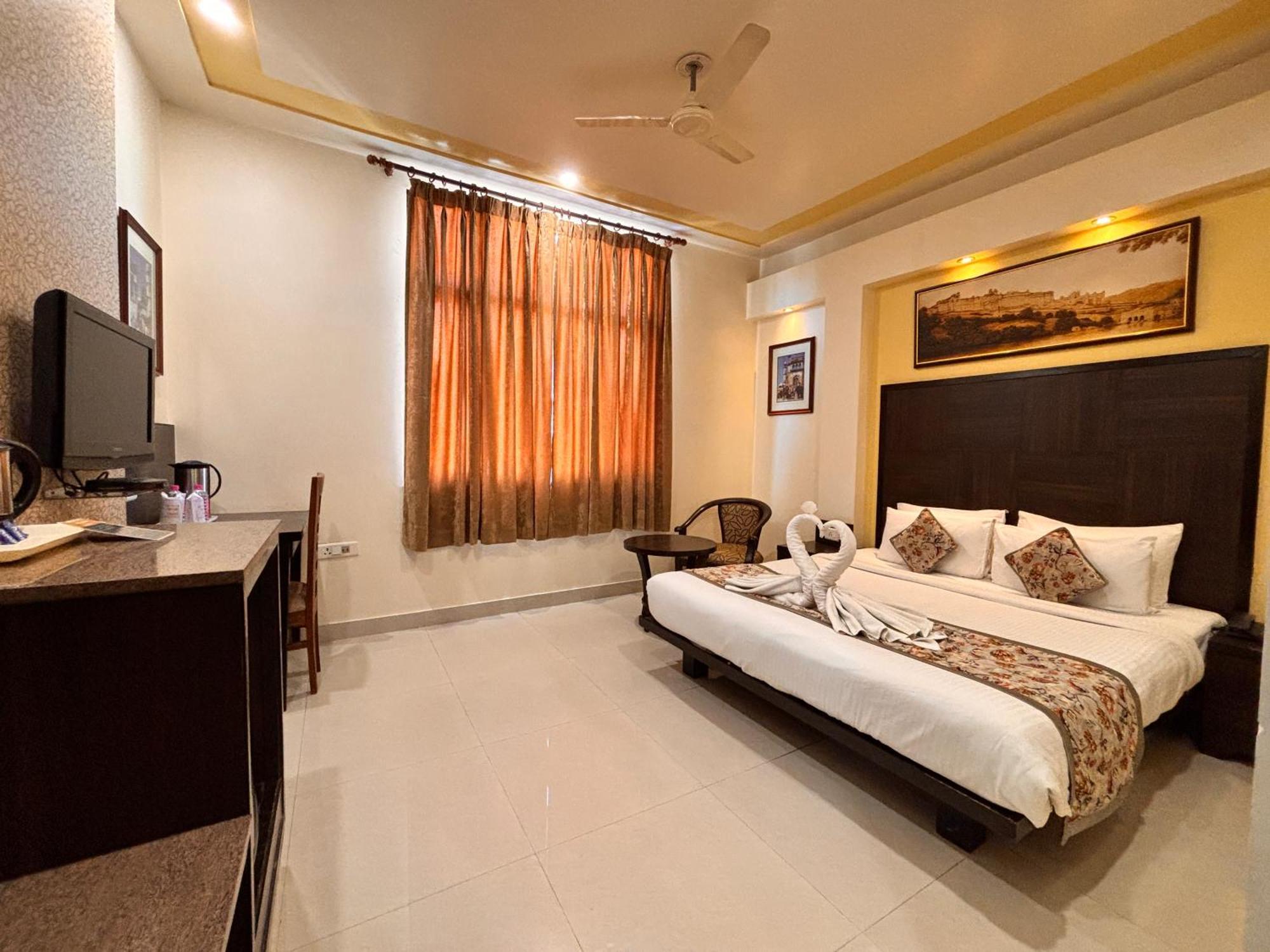 Ratnawali - A Vegetarian Heritage Hotel Jaipur Luaran gambar